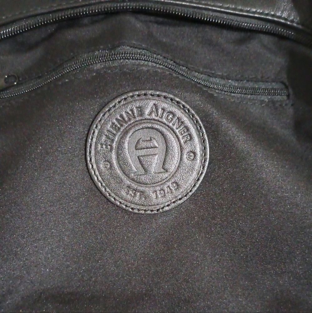Vintage Aigner Black Leather Bag Gold Tone Hardware - Picture 8 of 10